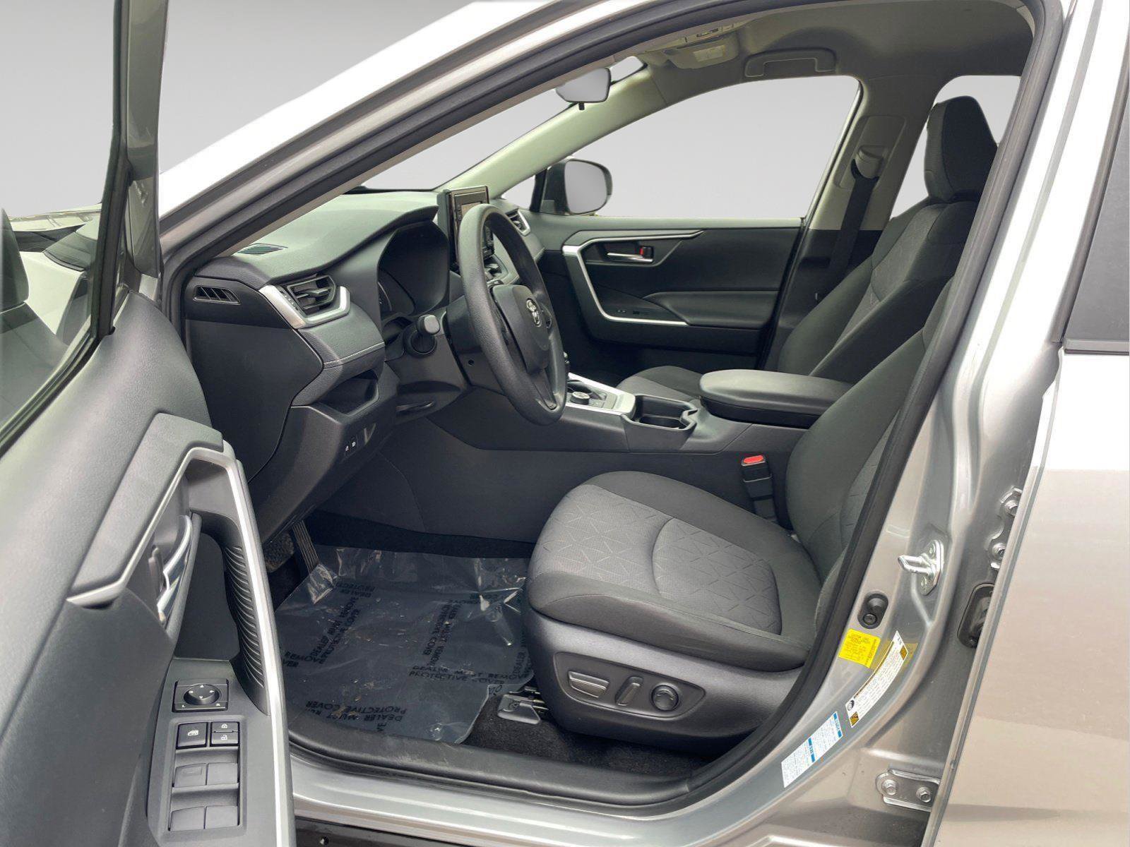 Used 2020 Toyota RAV4 XLE w/ Carpet Mat Package image 2