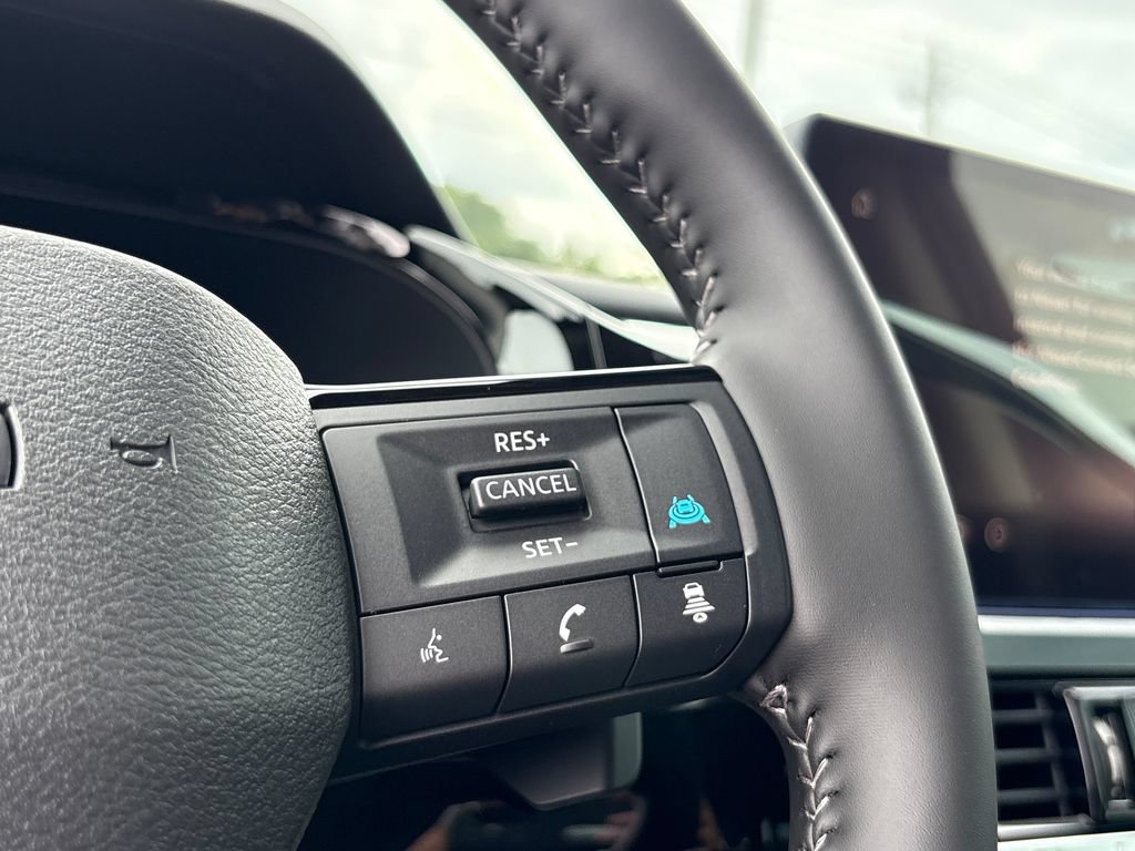 New 2026 Nissan Pathfinder Platinum FWD image 13