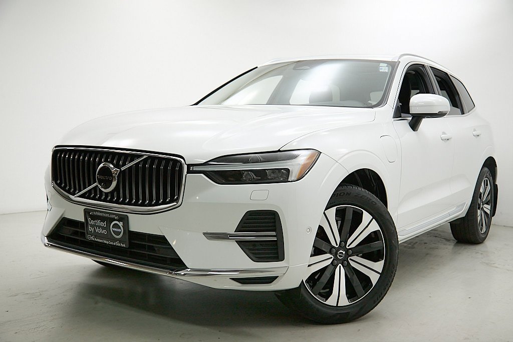 Certified 2023 Volvo XC60 T8 Plus image 2