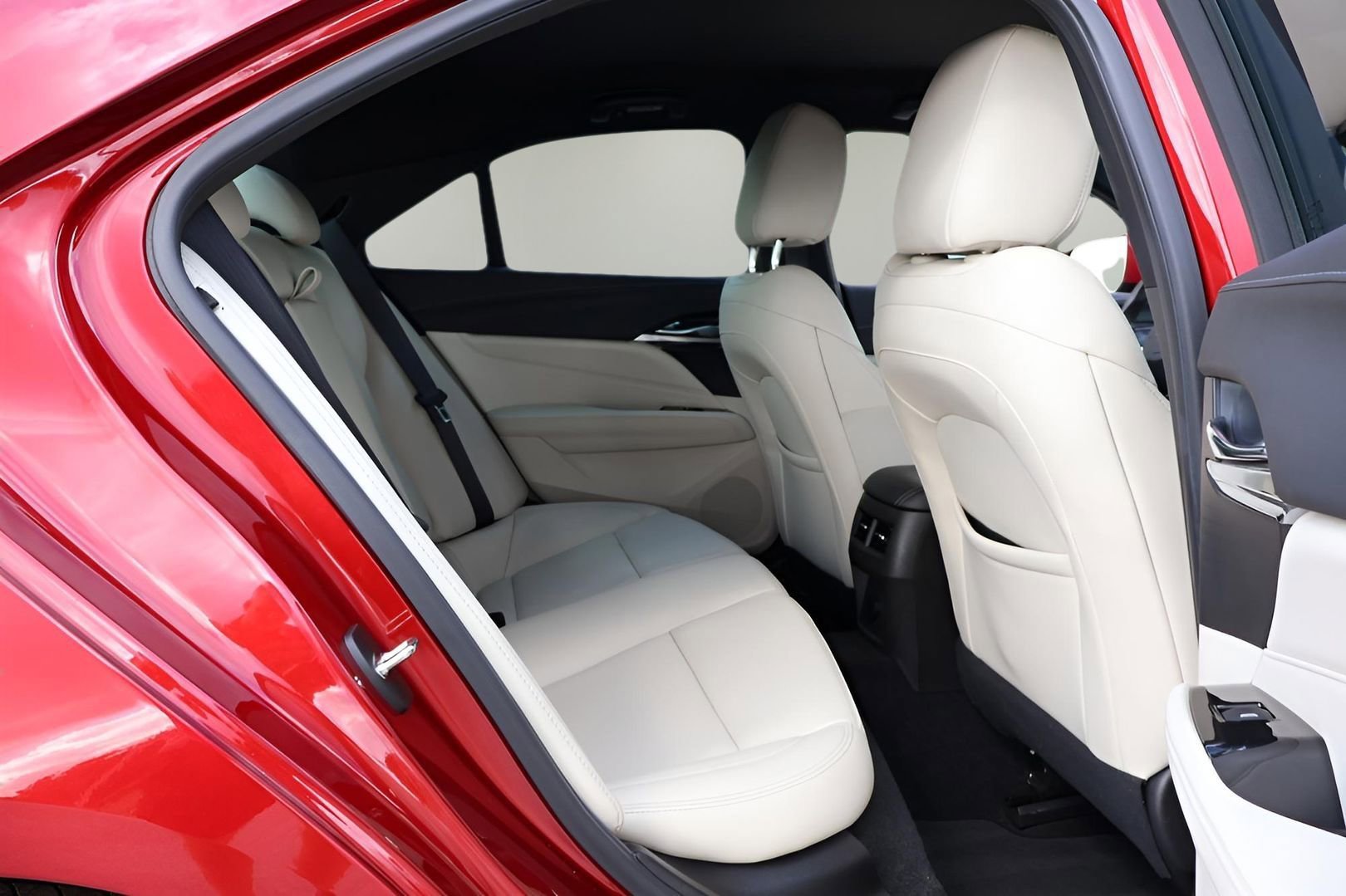 Used 2023 Cadillac CT4 Luxury w/ Cold Weather Package image 16