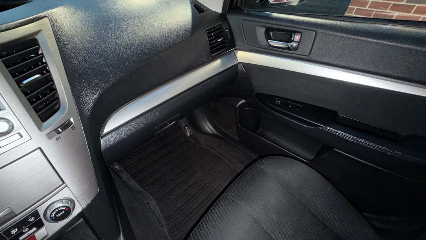 Used 2010 Subaru Legacy 2.5i Premium image 14