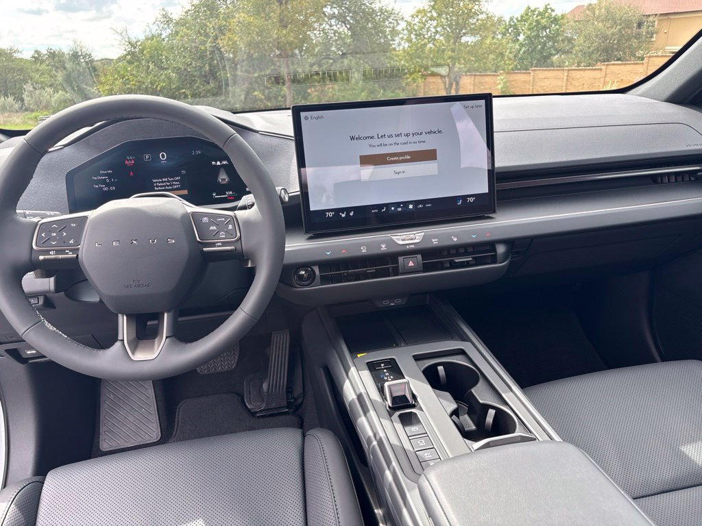 Used 2026 Lexus ES 350h w/ Cold Area Package FWD image 18