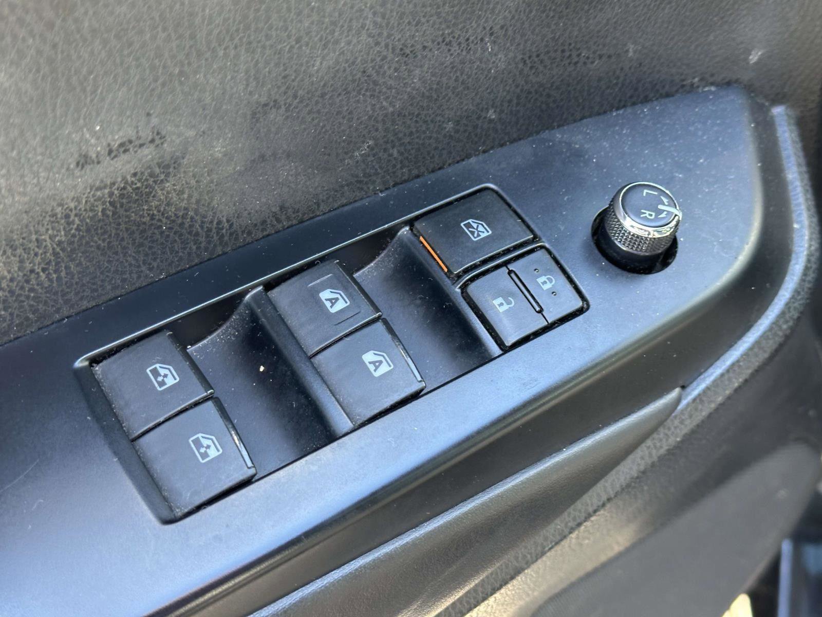 Used 2019 Toyota Highlander XLE AWD/4WD image 21