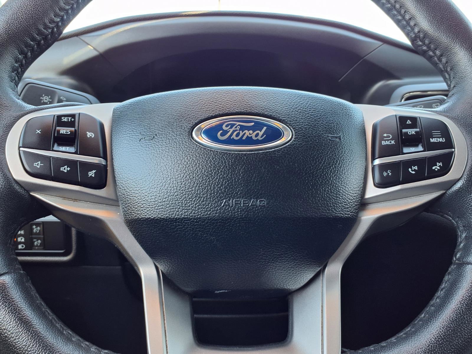 Used 2024 Ford Explorer XLT w/ Equipment Group 202A AWD/4WD image 16