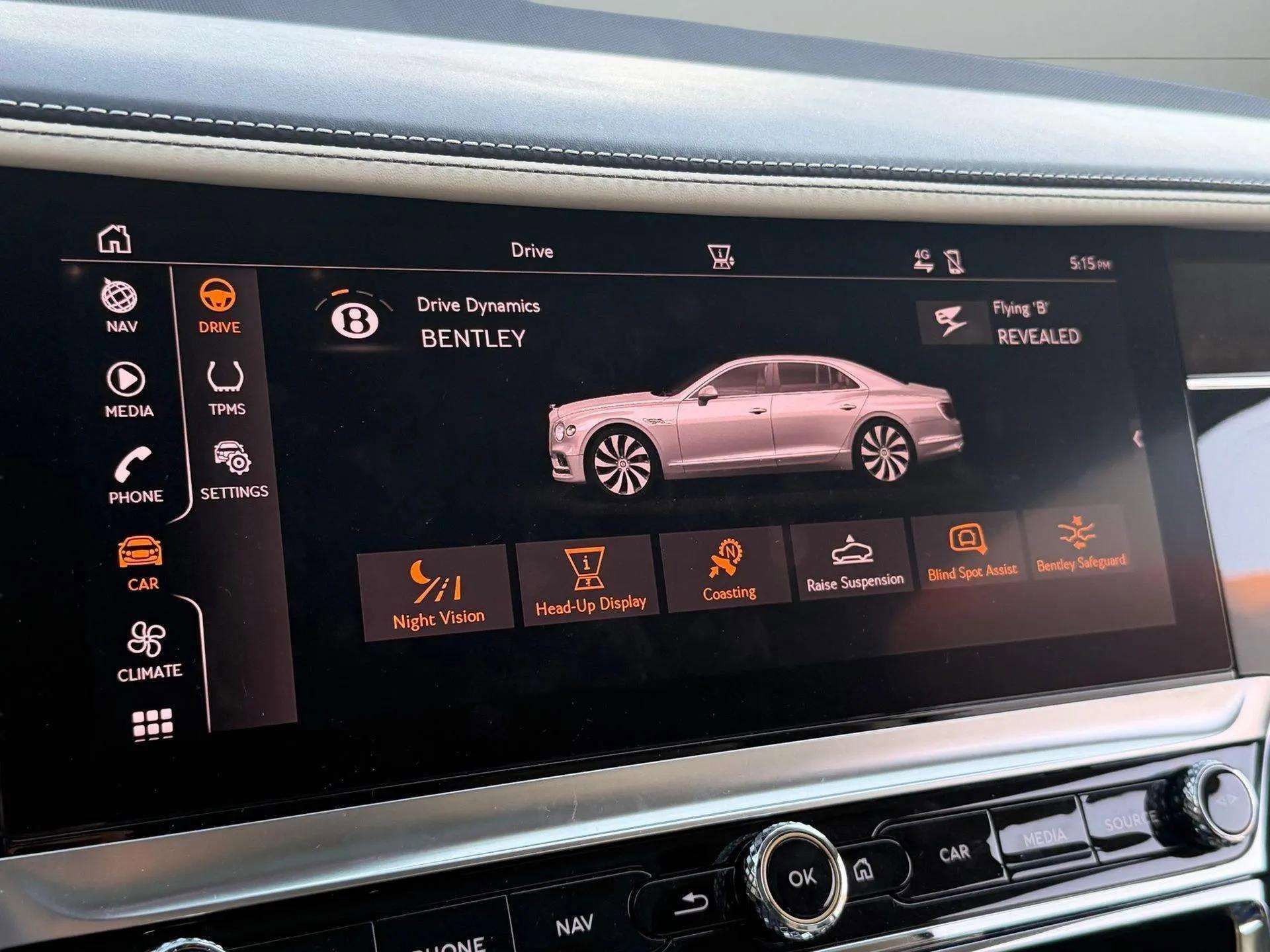 Used 2024 Bentley Flying Spur V8 image 40