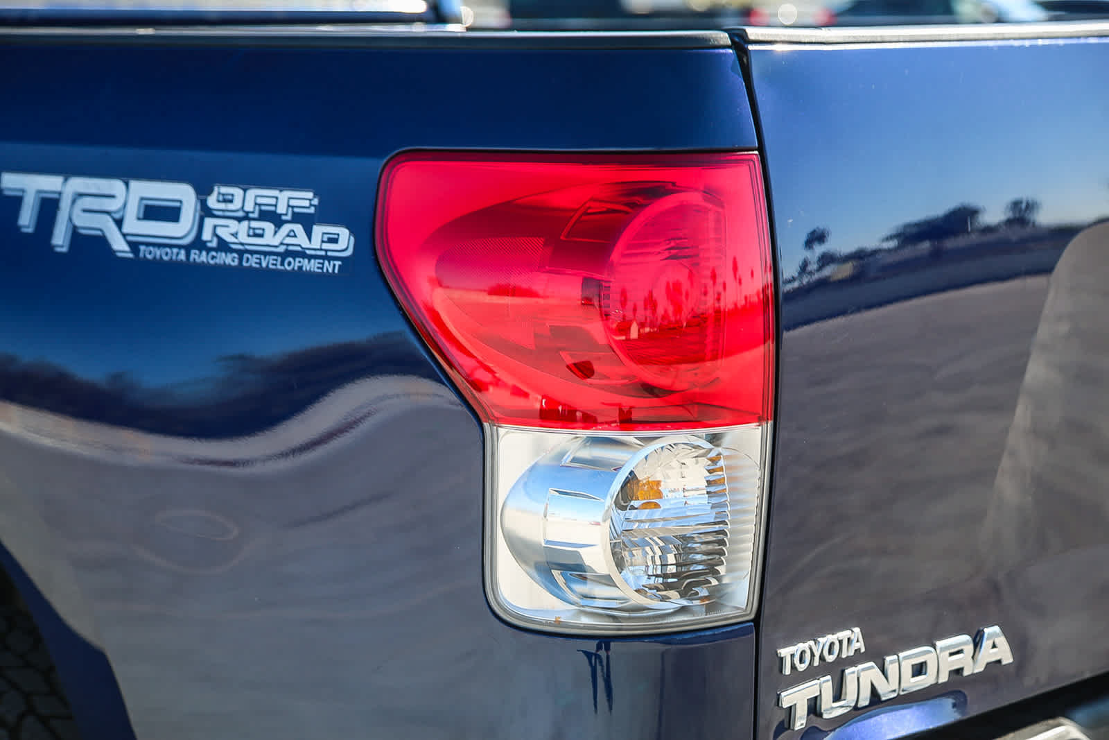 Used 2007 Toyota Tundra Limited w/ TRD Off-Road Pkg AWD/4WD image 9
