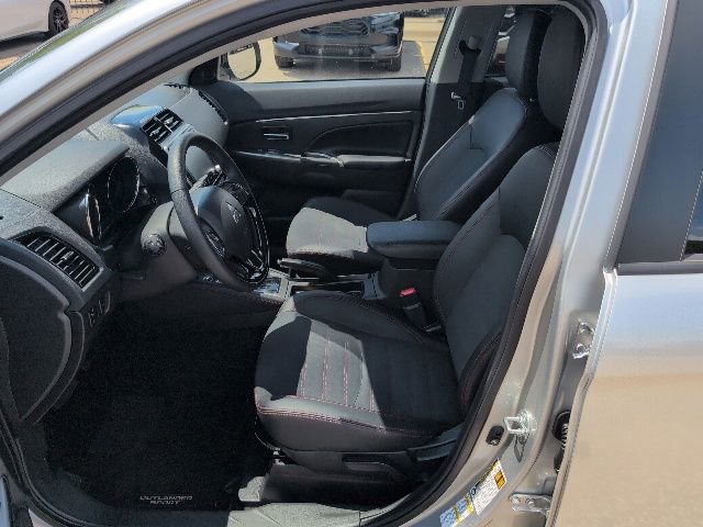 Used 2025 Mitsubishi Outlander Sport SE AWD/4WD image 12