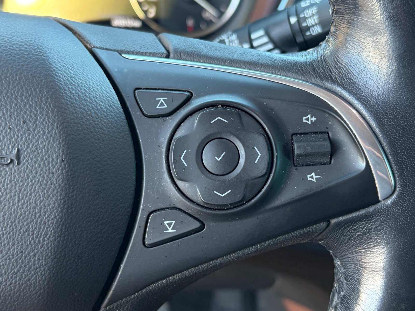 Used 2021 Buick Enclave Avenir w/ Avenir Technology Package FWD image 23