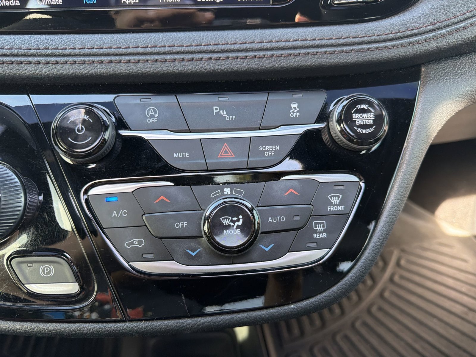 Used 2020 Chrysler Pacifica Limited FWD image 20