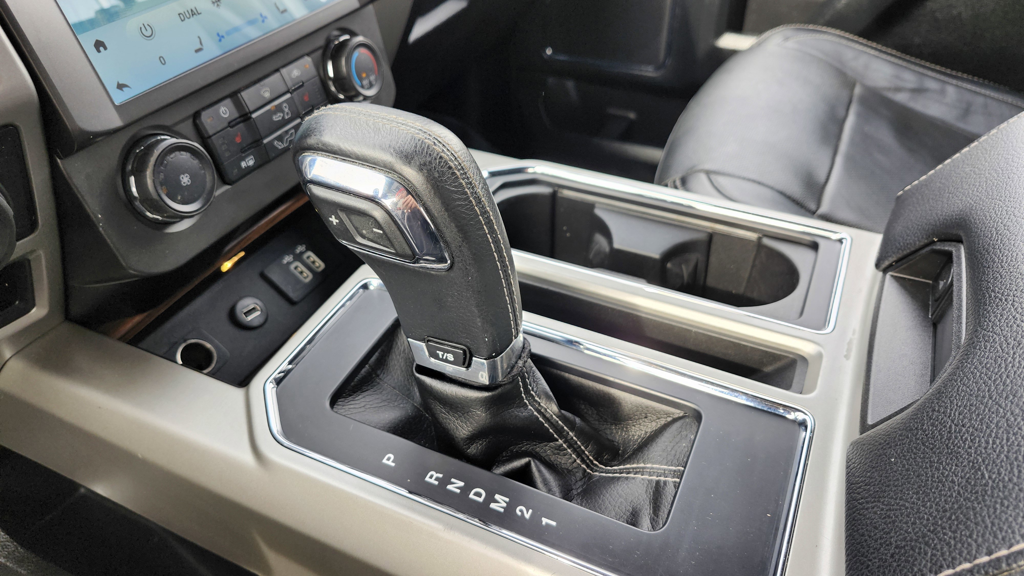 Used 2016 Ford F150 Lariat image 37