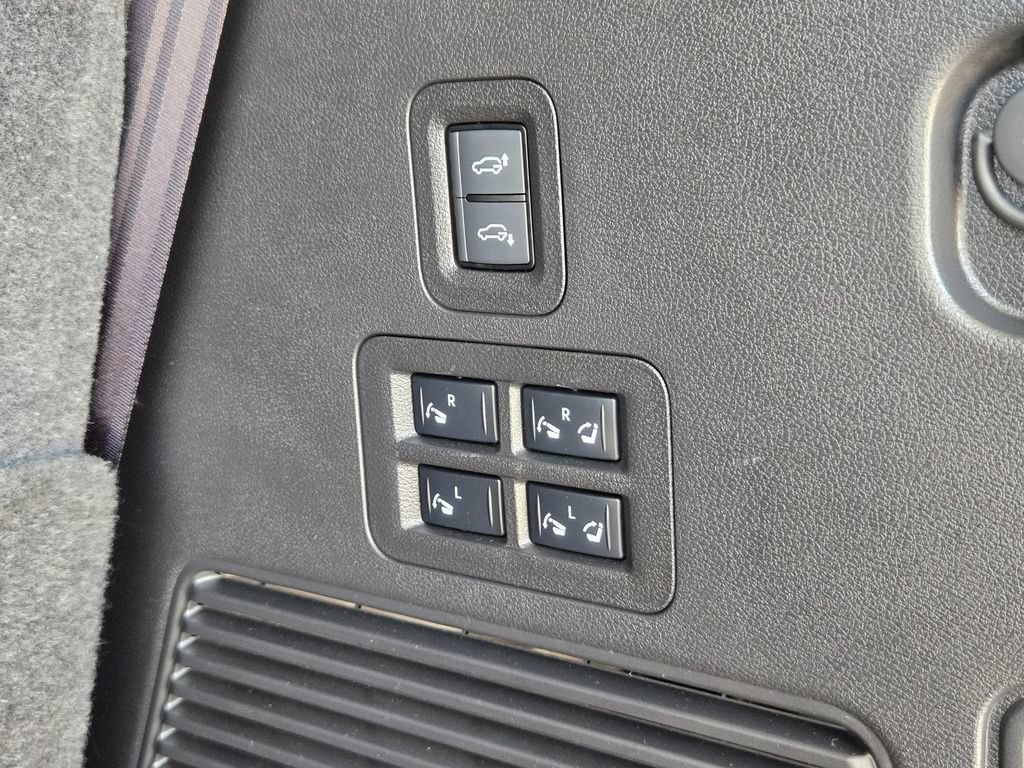 Used 2025 Nissan Armada Platinum Reserve AWD/4WD image 35