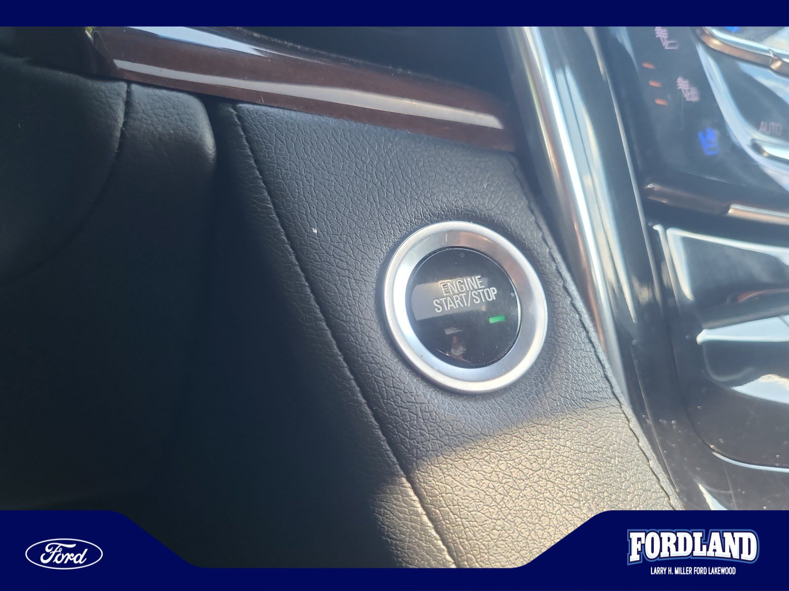 Used 2017 Cadillac Escalade Premium Luxury AWD/4WD image 30