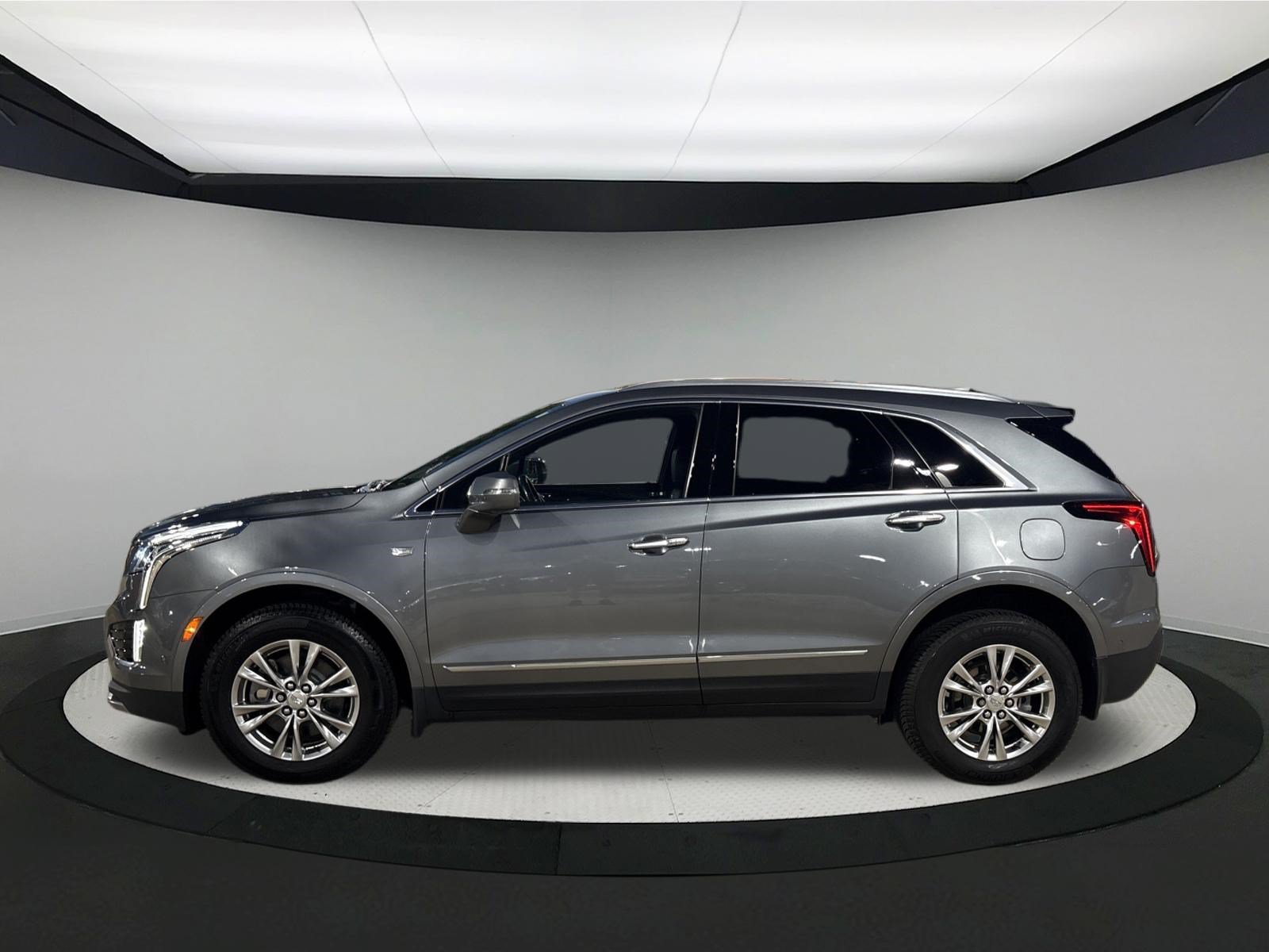 Used 2020 Cadillac XT5 Premium Luxury AWD/4WD image 4