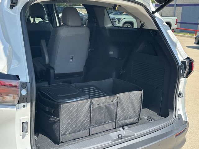Used 2026 Toyota Sienna XLE FWD image 32