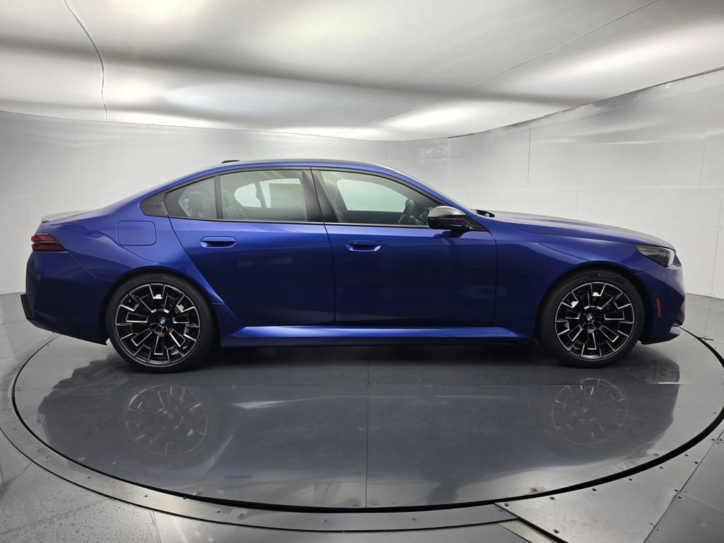 New 2027 BMW M5 w/ Carbon Package AWD/4WD image 3