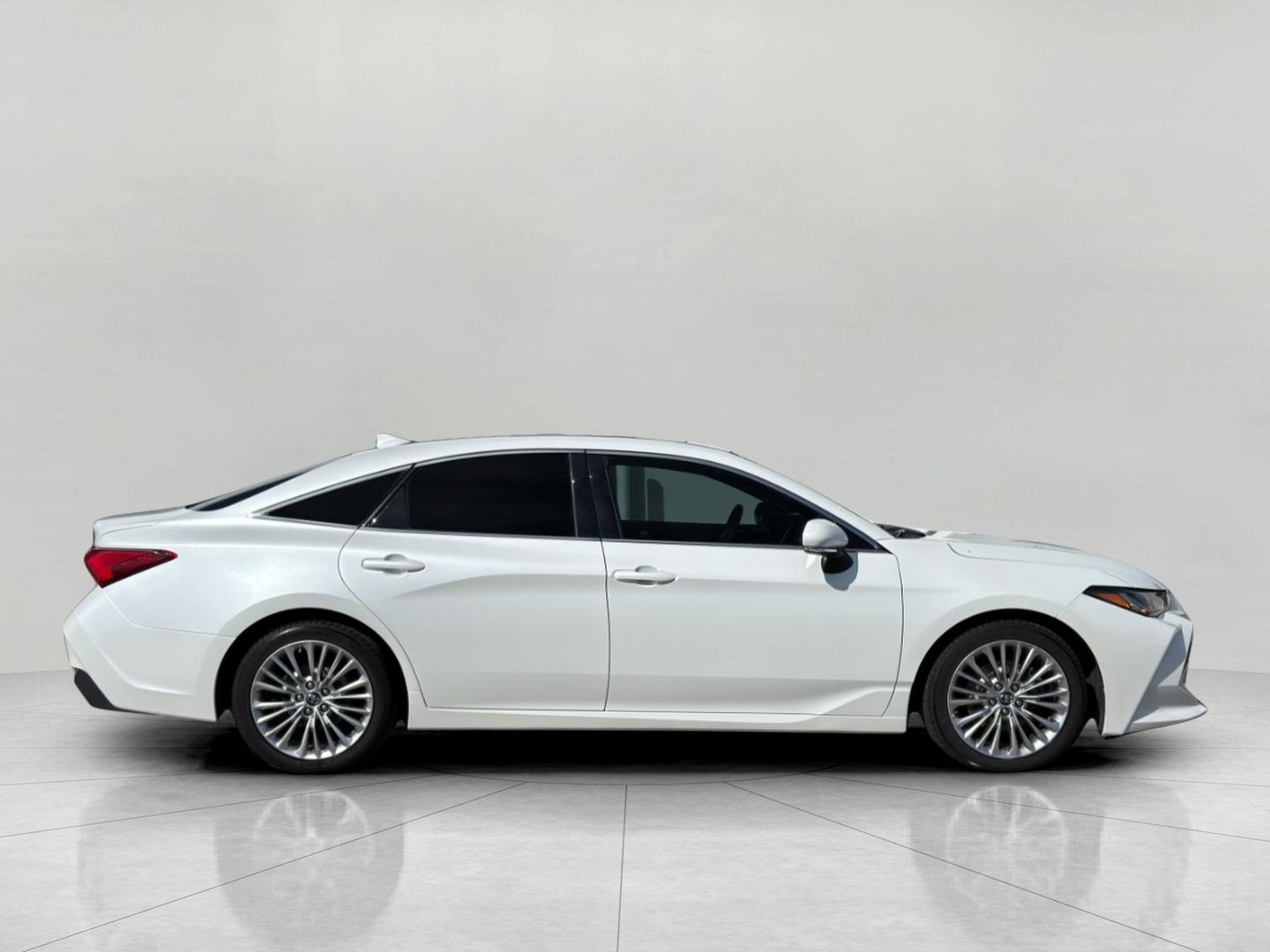 Used 2019 Toyota Avalon Limited w/ Advanced Safety Package FWD image 7