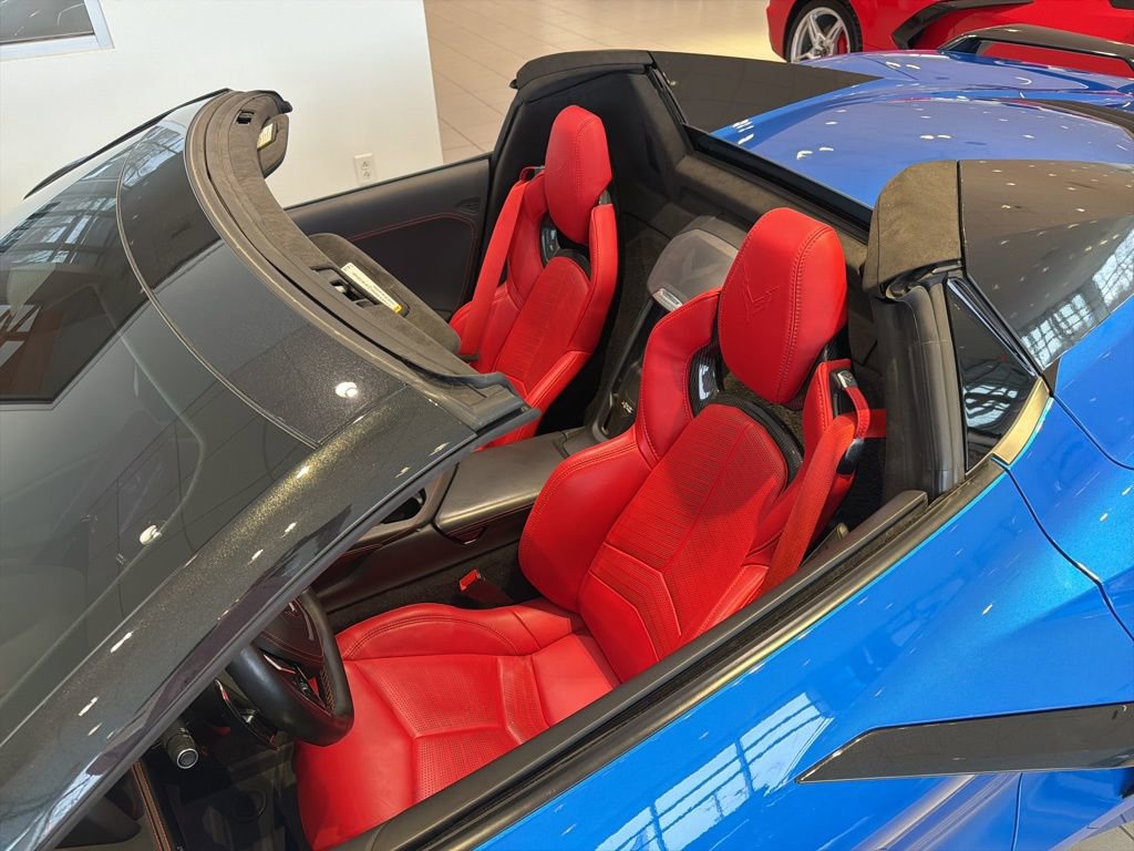 Used 2024 Chevrolet Corvette Stingray Premium Conv w/ Z51 Performance Package image 9