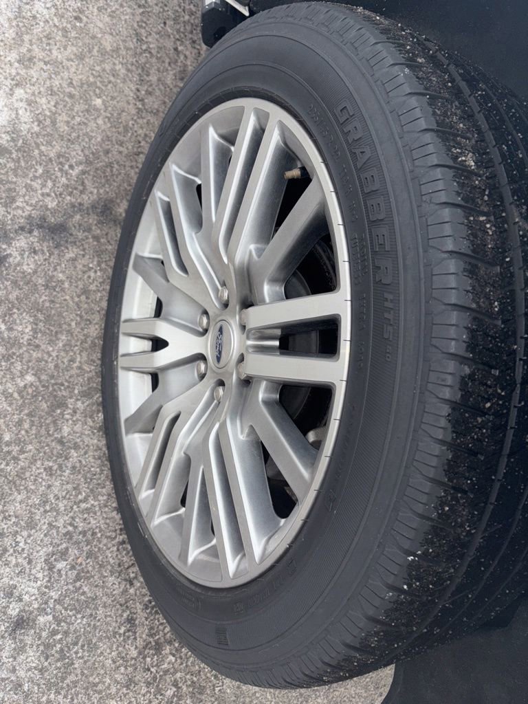 Used 2024 Ford Expedition Limited image 15