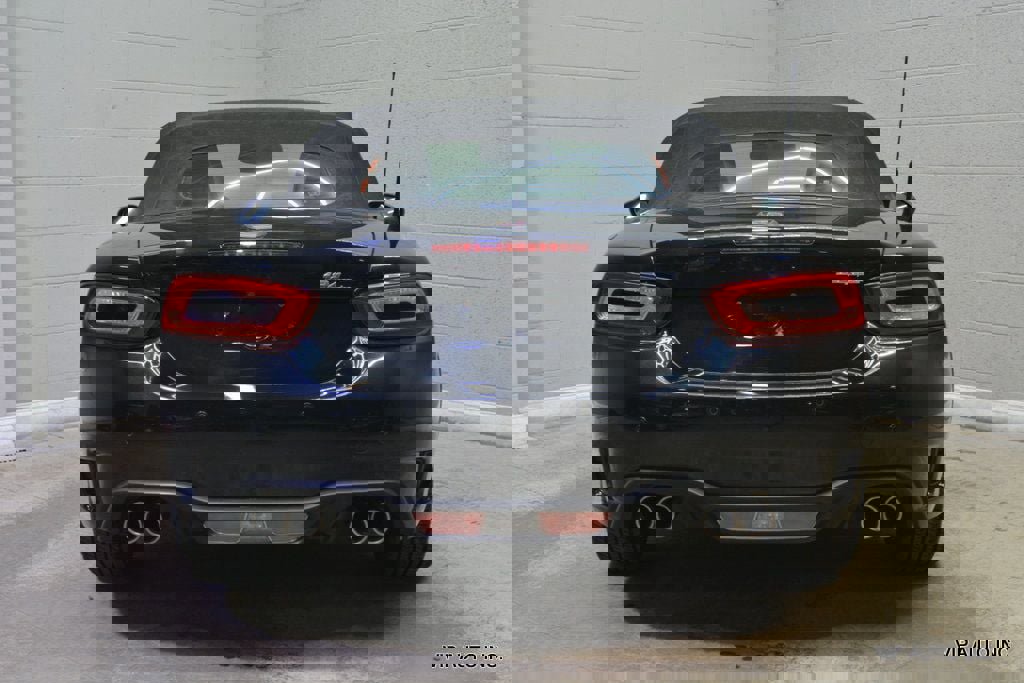 Used 2017 FIAT 124 Spider Abarth RWD image 12