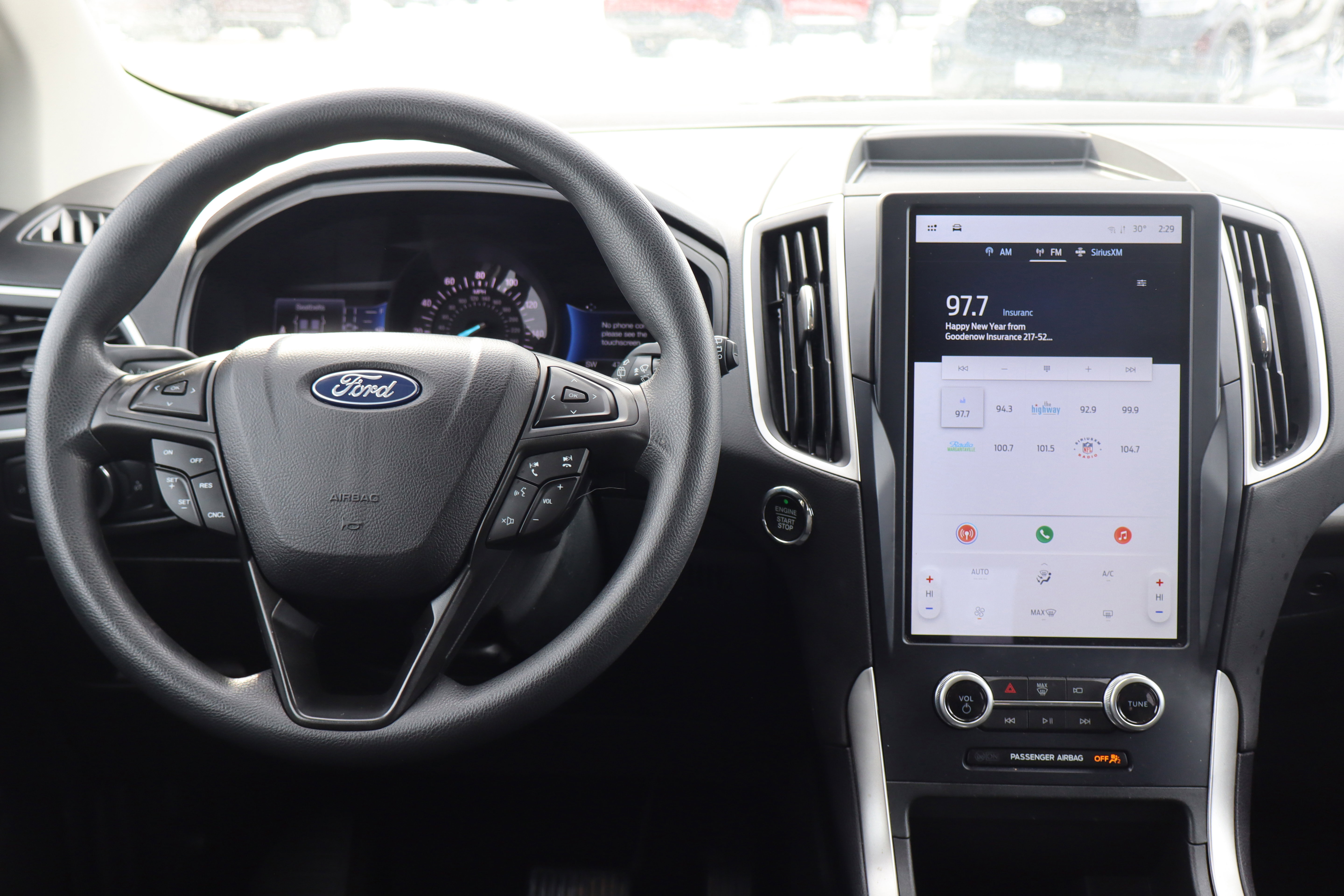 Used 2023 Ford Edge SE image 14