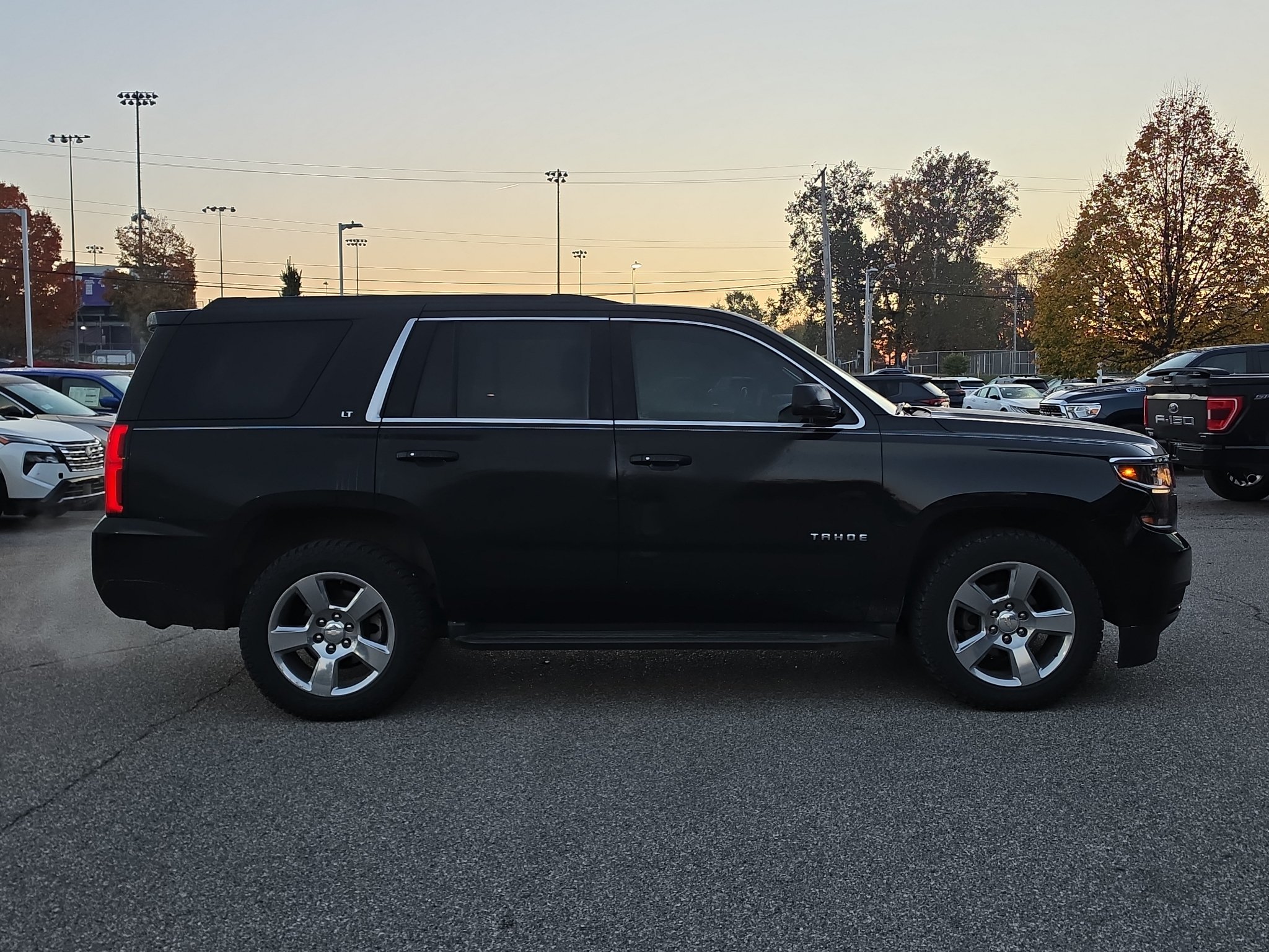 Used 2016 Chevrolet Tahoe LT w/ Luxury Package AWD/4WD image 8