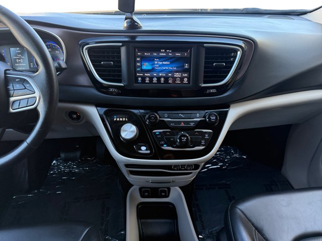 Used 2021 Chrysler Voyager Lxi FWD image 15