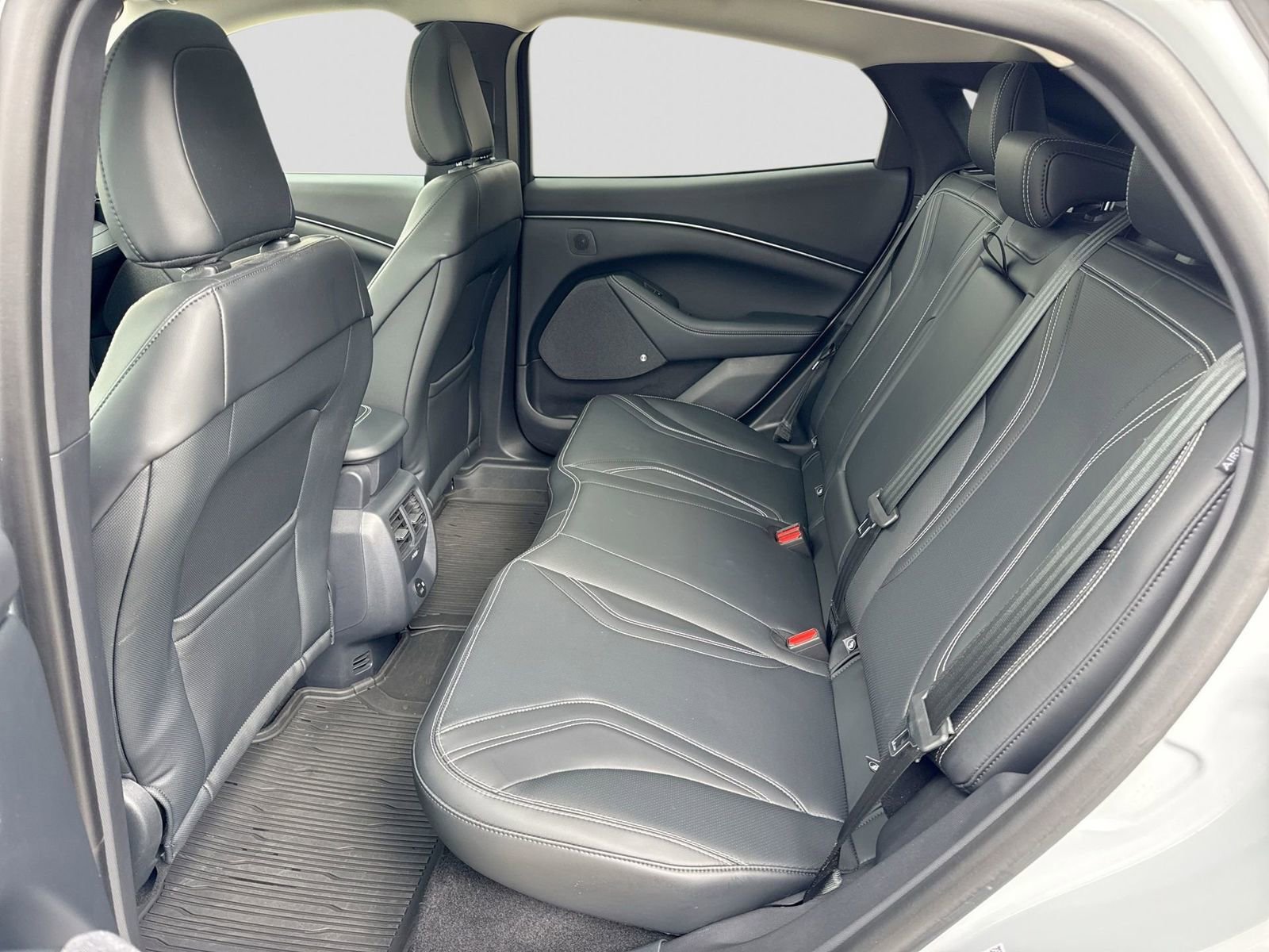 Used 2022 Ford Mustang Mach-E Premium image 5