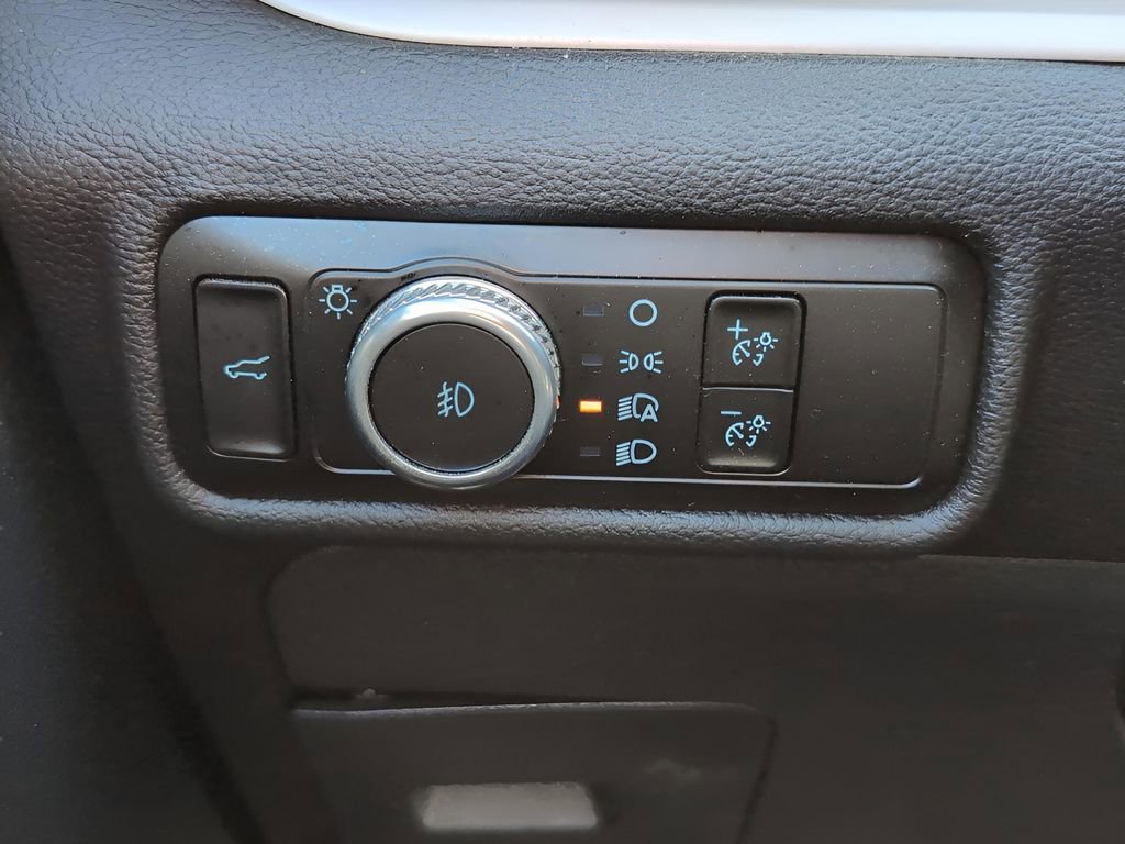 Used 2023 Ford Explorer XLT w/ Equipment Group 202A image 15