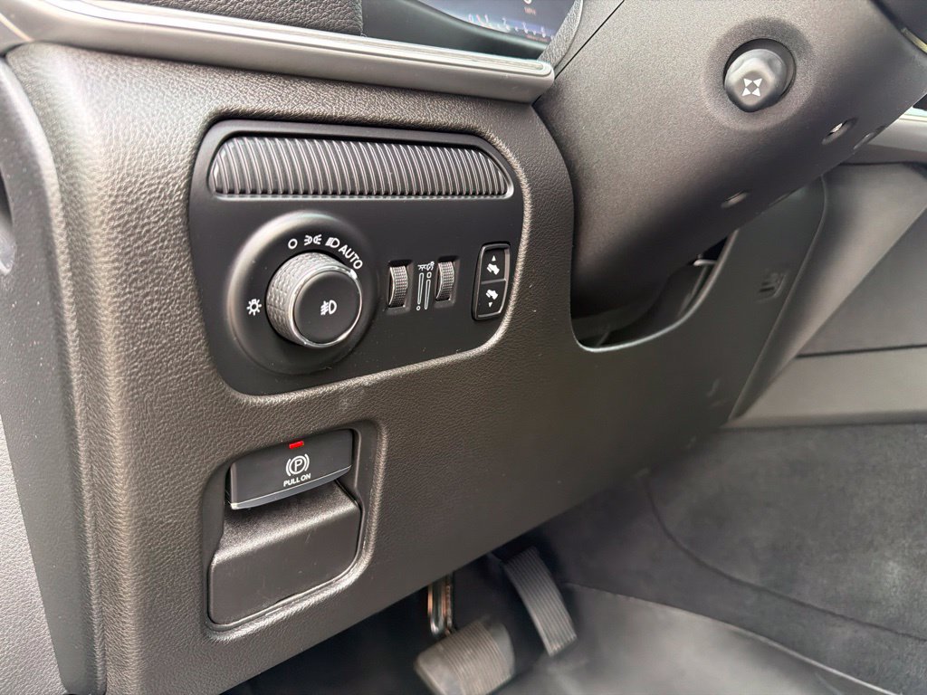 Used 2023 Jeep Wagoneer Series III w/ Premium Group I AWD/4WD image 59