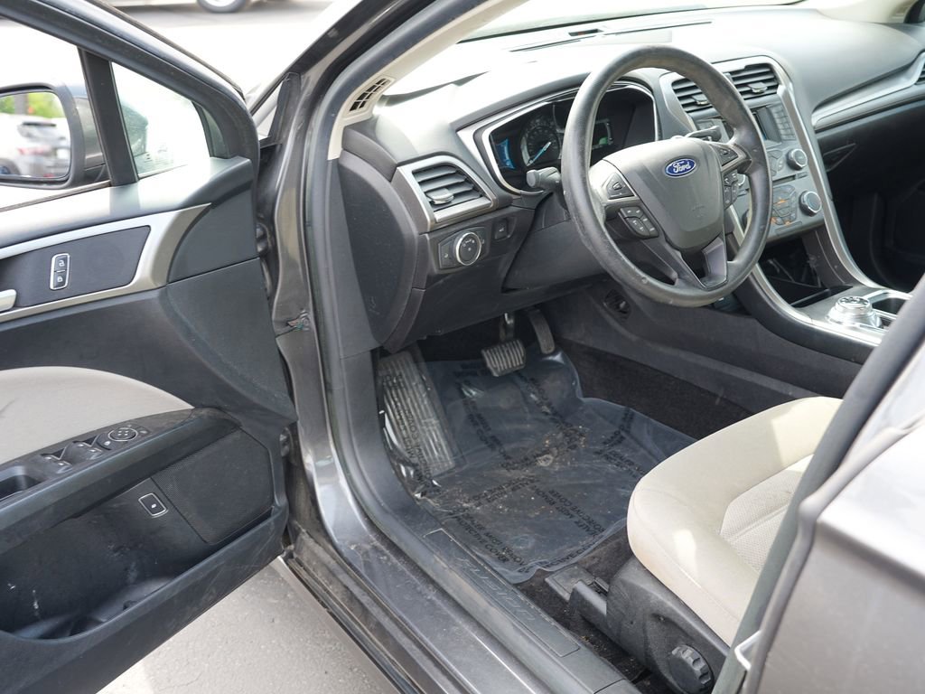 Used 2018 Ford Fusion S FWD image 13