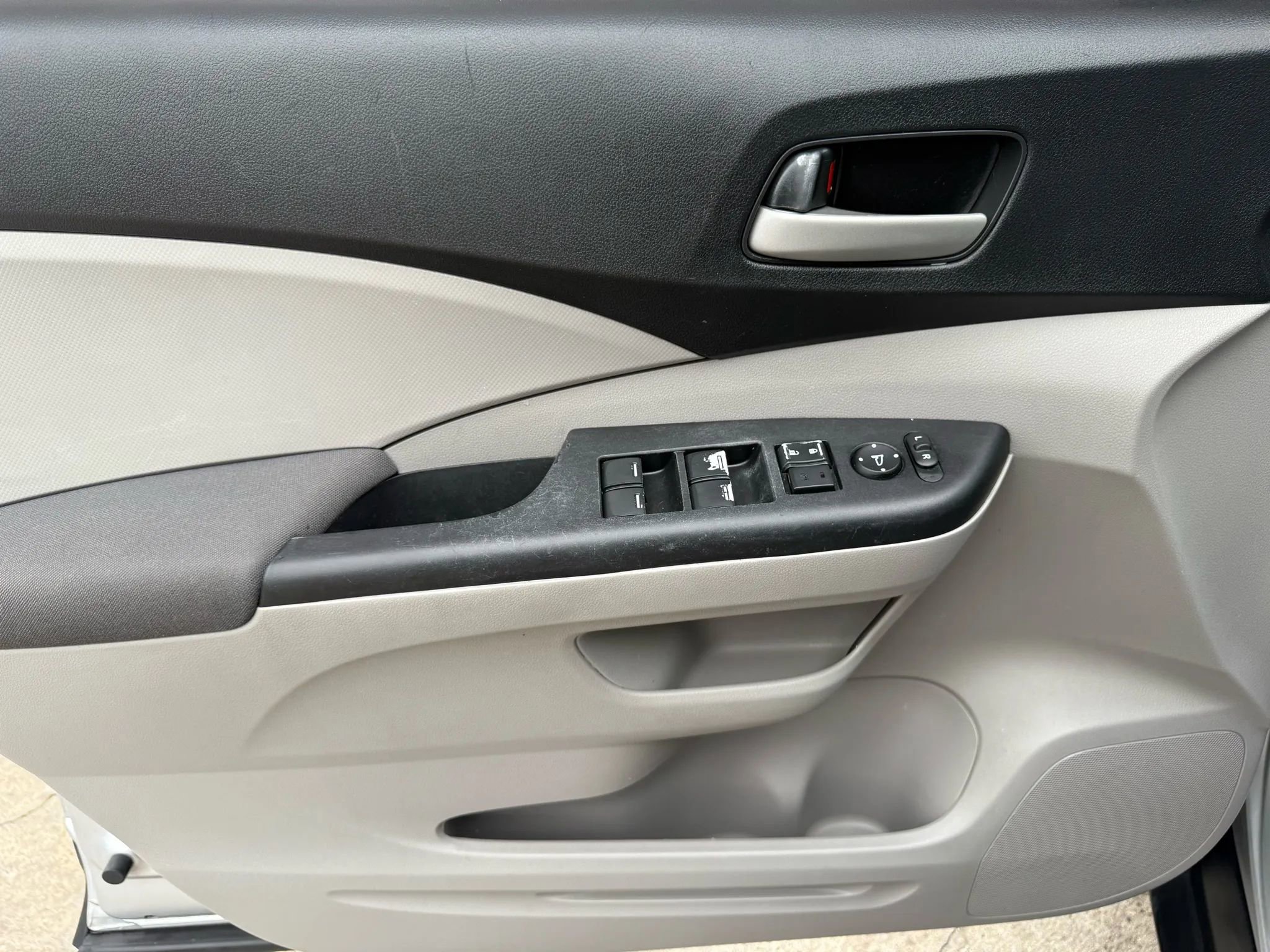 Used 2013 Honda CR-V LX image 19