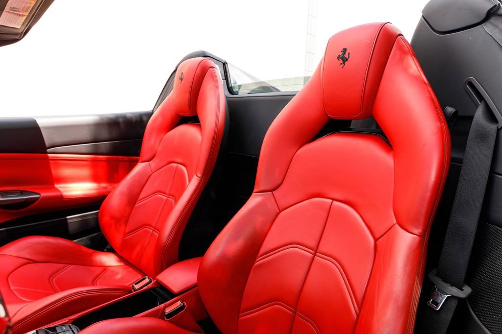 Used 2018 Ferrari 488 Spider image 21