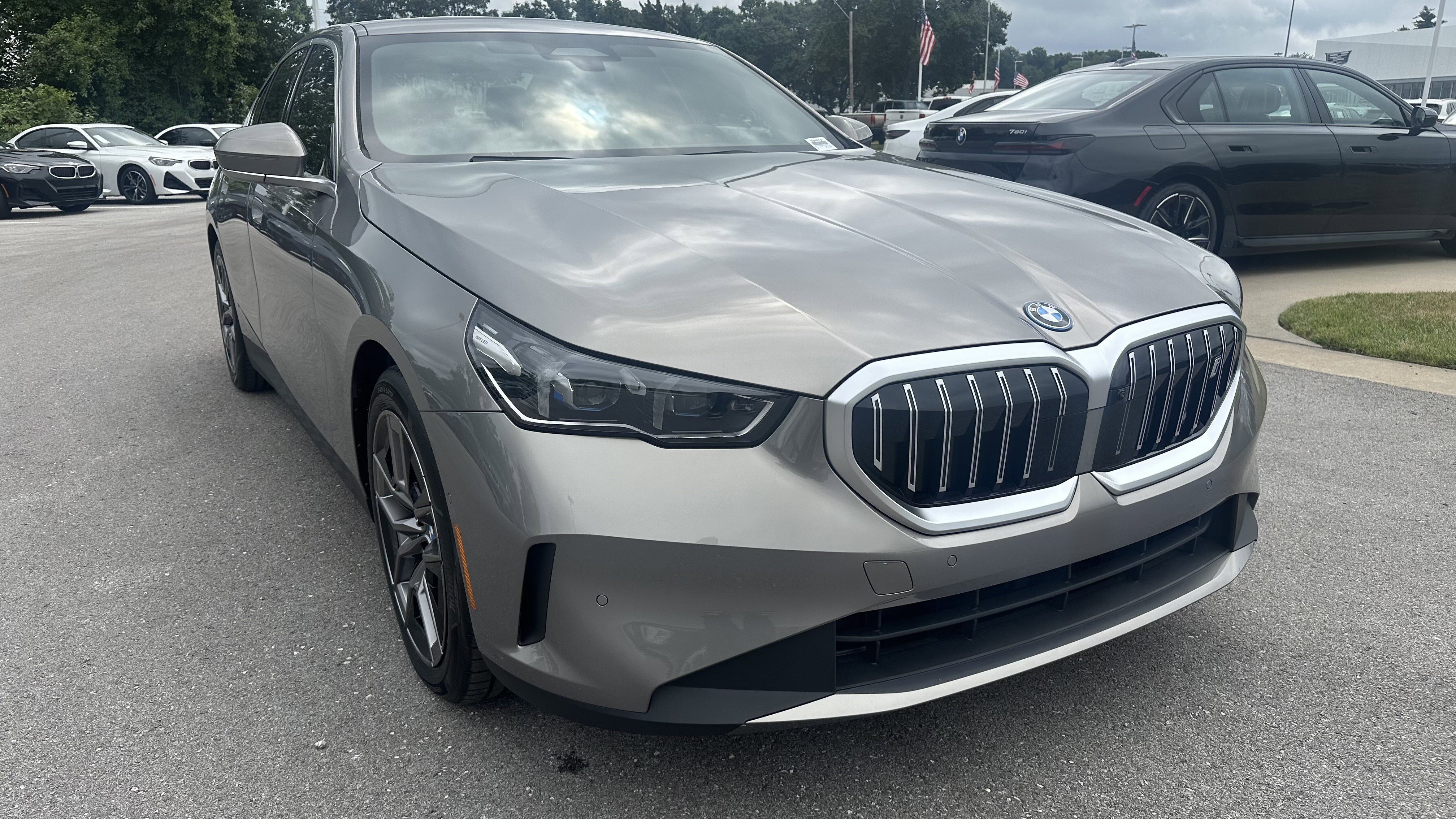 Used 2026 BMW i5 eDrive40 image 2