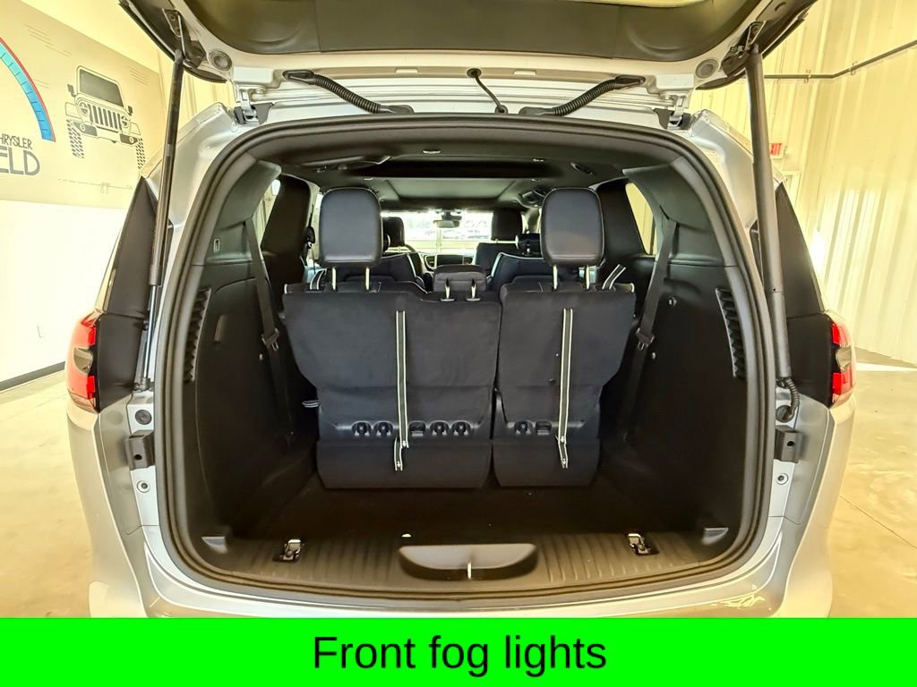 New 2026 Chrysler Pacifica Limited image 10