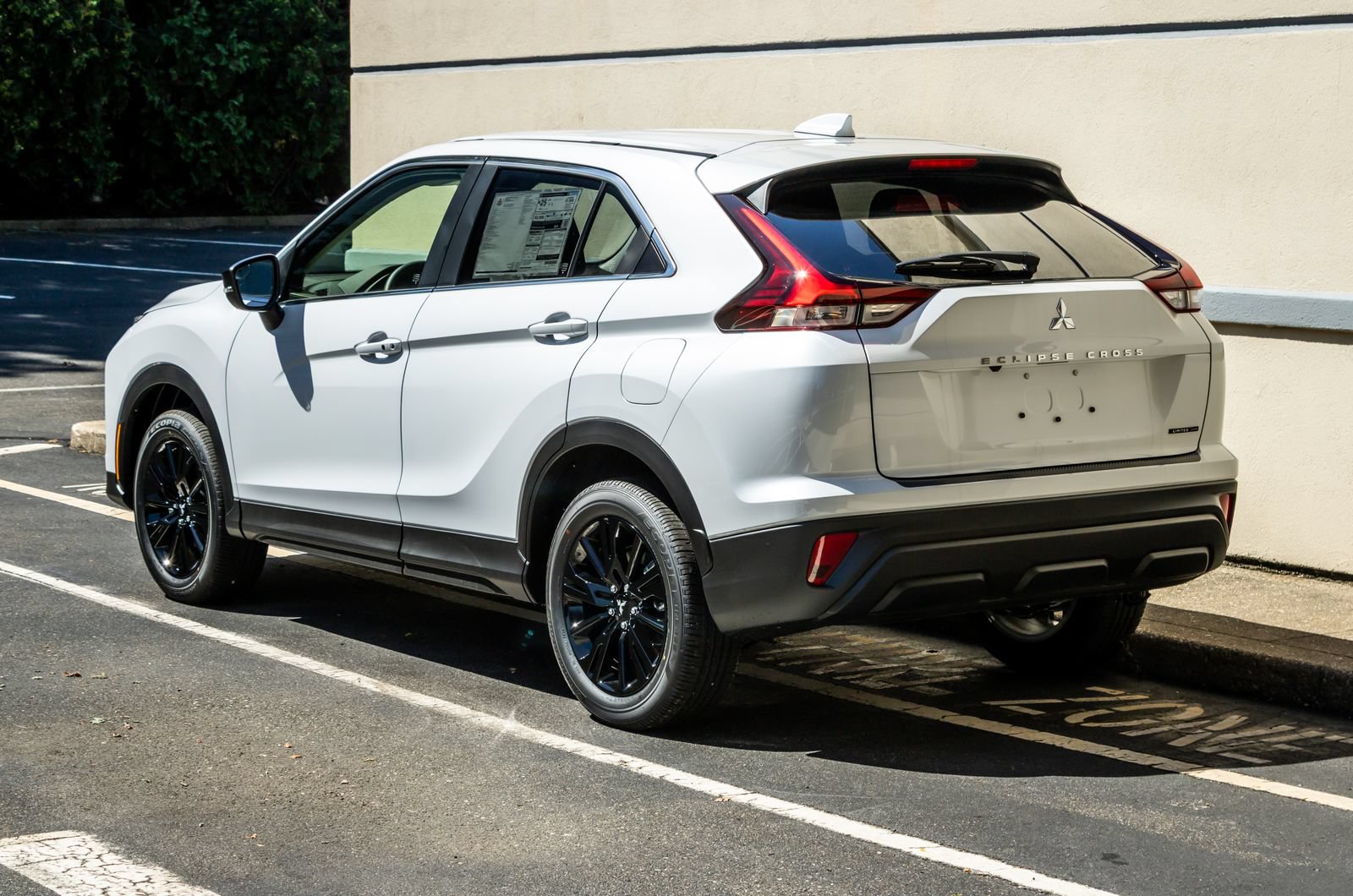New 2026 Mitsubishi Eclipse Cross LE AWD/4WD image 5