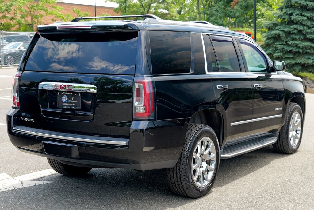 Used 2017 GMC Yukon Denali w/ Open Road Package AWD/4WD image 7