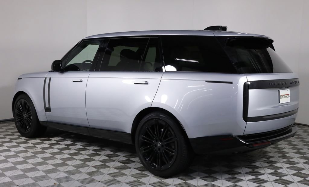 Used 2024 Land Rover Range Rover Long Wheelbase SE AWD/4WD image 5