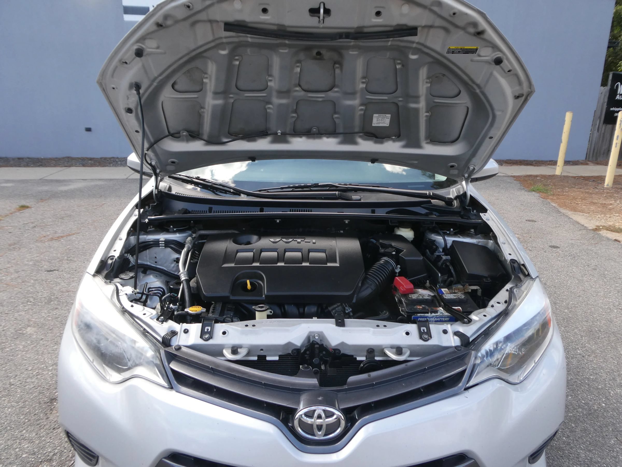 Used 2015 Toyota Corolla LE FWD image 32