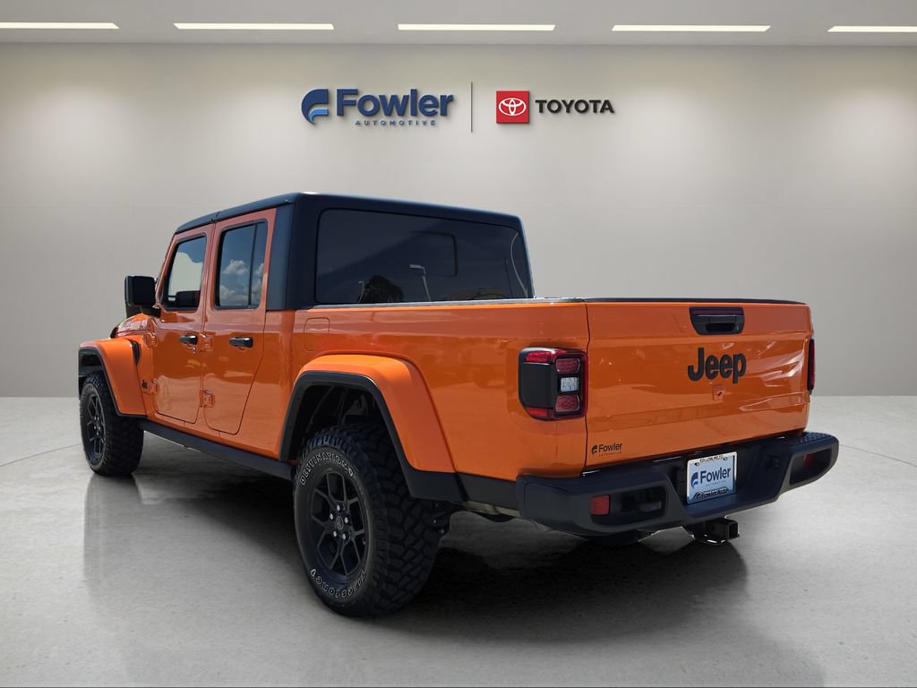 Used 2025 Jeep Gladiator Sport AWD/4WD image 5