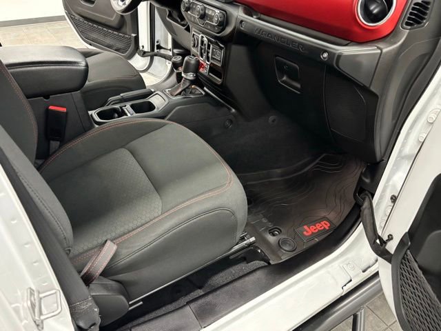 Used 2021 Jeep Wrangler Unlimited Rubicon w/ Cold Weather Group AWD/4WD image 36