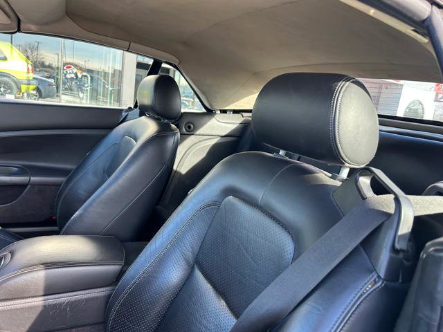 Used 2007 Jaguar XK Convertible image 11