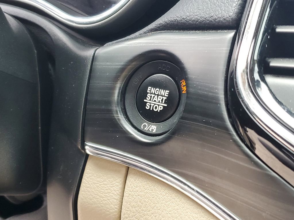 Used 2020 Jeep Grand Cherokee Limited w/ Premium Lighting Group image 16