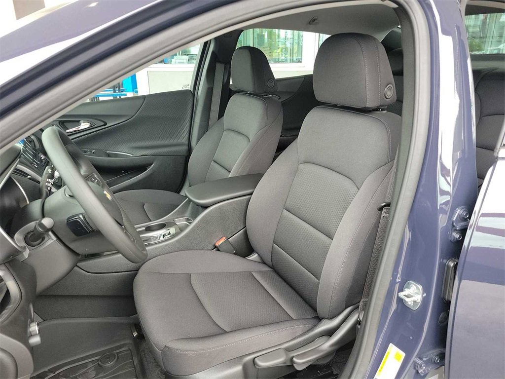 New 2025 Chevrolet Malibu LS image 18
