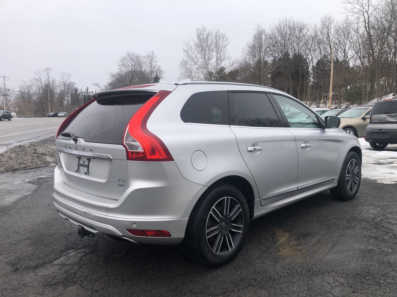 Used 2017 Volvo XC60 T5 Dynamic w/ Preferred Option Package image 6