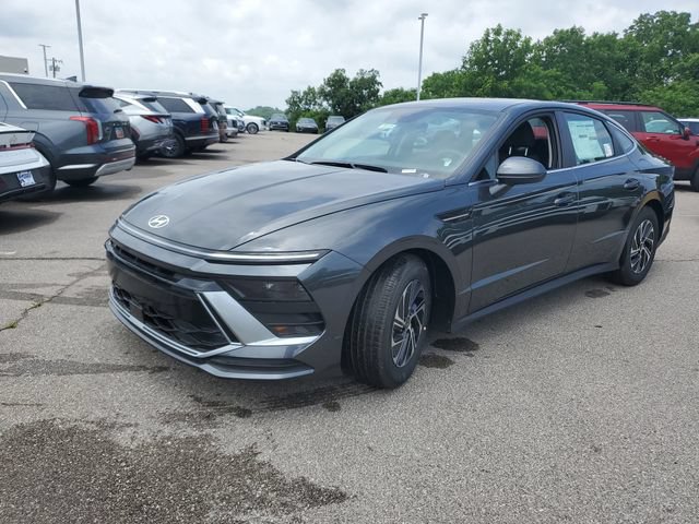 New 2026 Hyundai Sonata Blue FWD image 2
