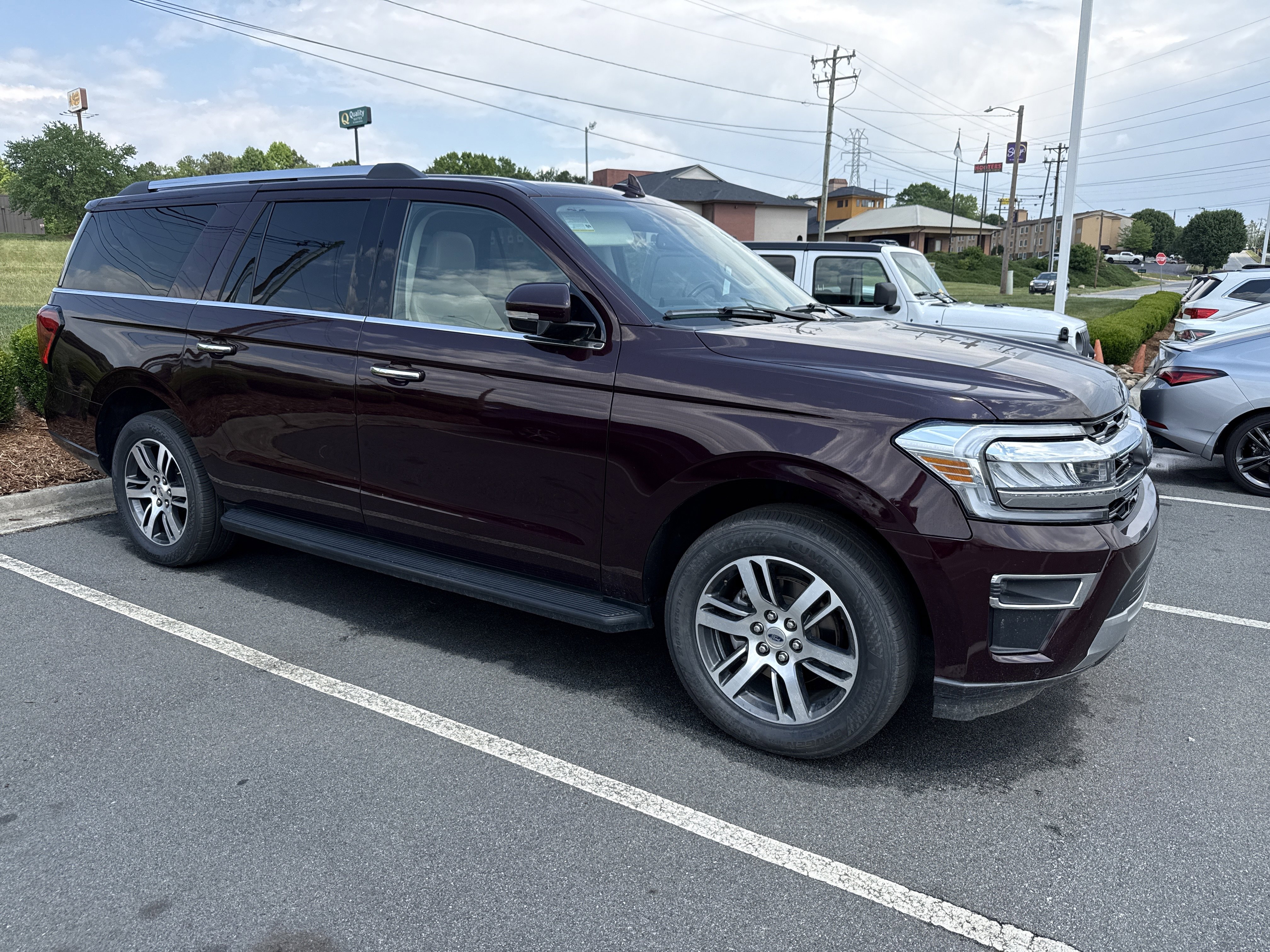 Used 2024 Ford Expedition Max Limited RWD image 2