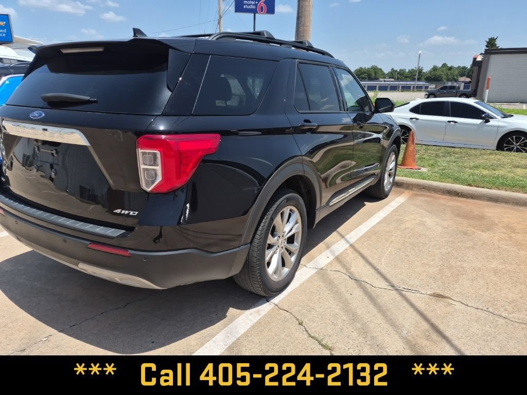 Used 2023 Ford Explorer XLT w/ Equipment Group 202A AWD/4WD image 14