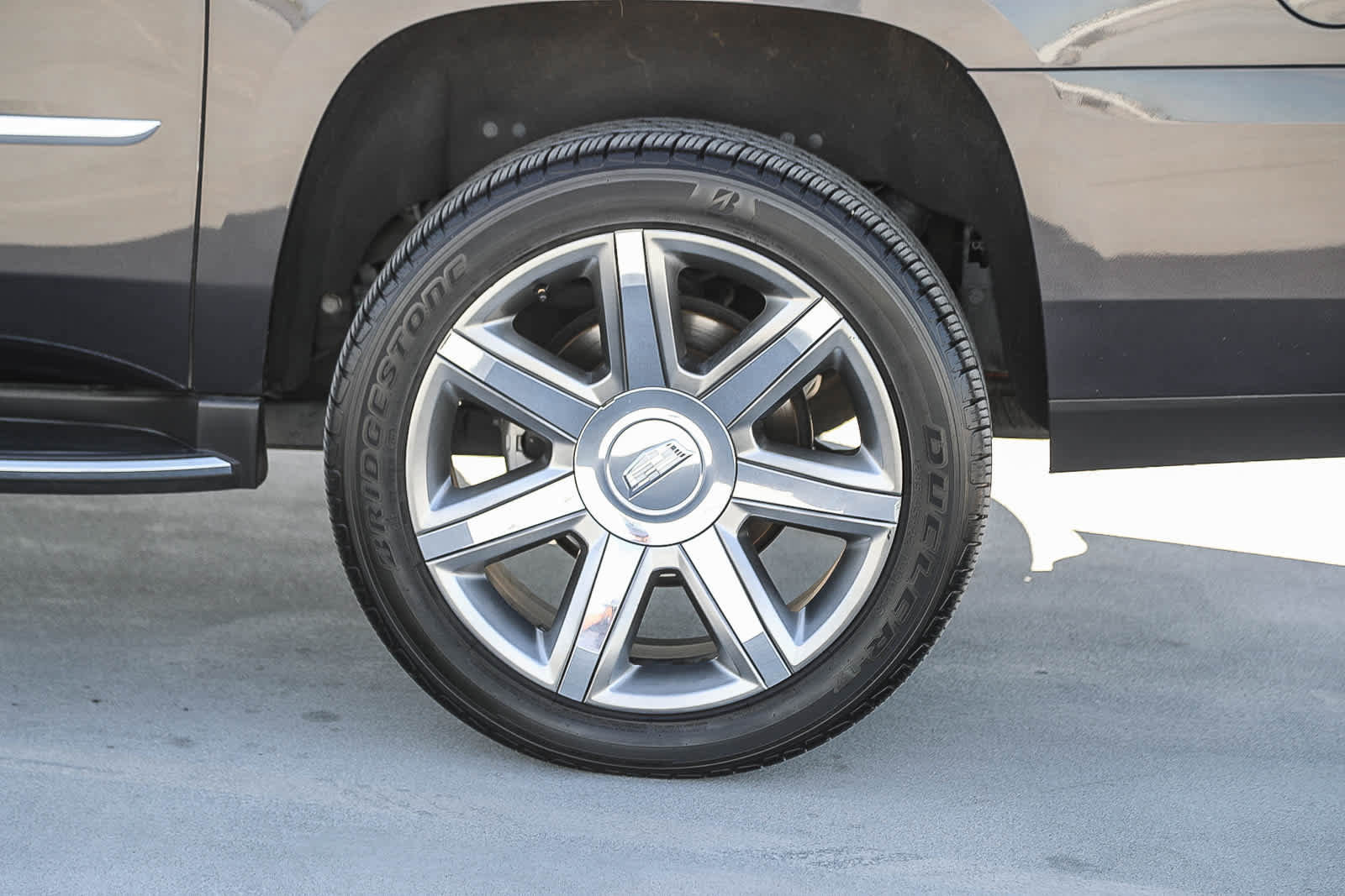 Used 2018 Cadillac Escalade ESV Premium Luxury AWD/4WD image 11