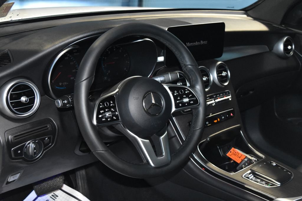 Certified 2022 Mercedes-Benz GLC 300 4MATIC image 2