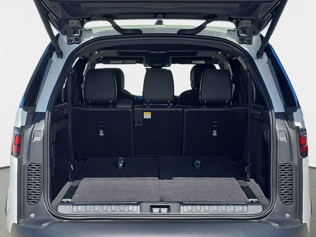 New 2026 Land Rover Discovery S AWD/4WD image 13